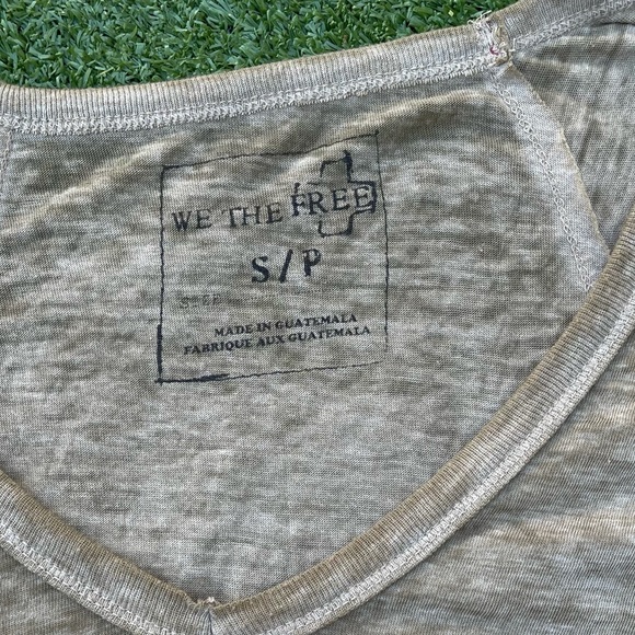 We The Free size small Free Falling Oversized Burnout Tee Preowned casual - Picture 2 of 5